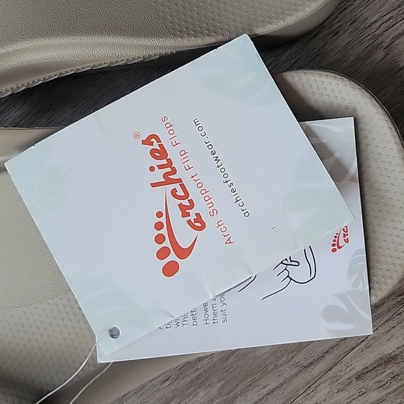 Archies Shoes Nwt Archies Arch Support Flip Flop Sandals Taupe Tan